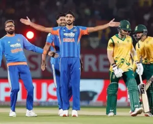 భారత బౌలర్ల ధాటికి కుప్పకూలిన సౌతాఫ్రికా – 118 పరుగుల లక్ష్యం