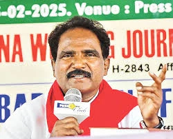 ఫుడ్ పాయిజన్ పై విచారణ కమిషన్ ఏర్పాటు చేయాలి