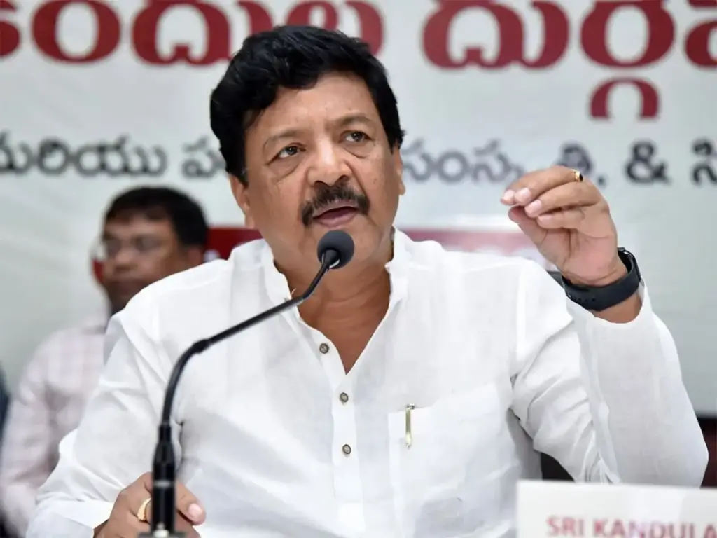 పెద్ద ఎత్తున ముందుకు వస్తున్న ఇన్వెస్టర్లు