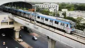 రాత్రి వేళ మెట్రో రైళ్ళ సమయం పెంచాలని కోరుతున్న నగర వాసులు