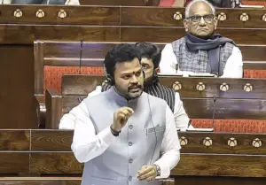 ఇండిగో సంక్షోభం పై లోక్‌సభలో వివరణ ఇవ్వనున్న రామ్ మోహన్ నాయుడు