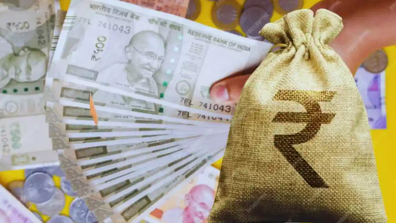 Employees: కోటి కుటుంబాలకు శుభవార్త..పెన్షన్లపై కేంద్రం స్పష్టత