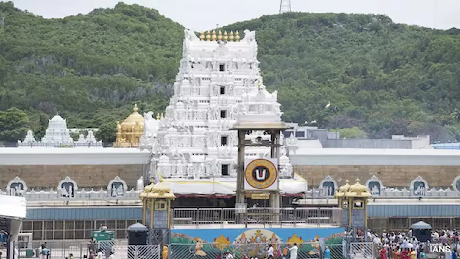Tirumala: నేటి అర్ధరాత్రి నుంచి వైకుంఠ ద్వార దర్శనాలు ప్రారంభం