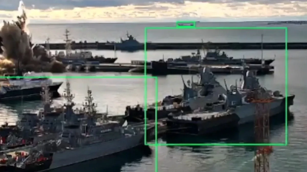 Zelensky: రష్యా జలాంతర్గామిని ధ్వంసం చేసిన ఉక్రెయిన్