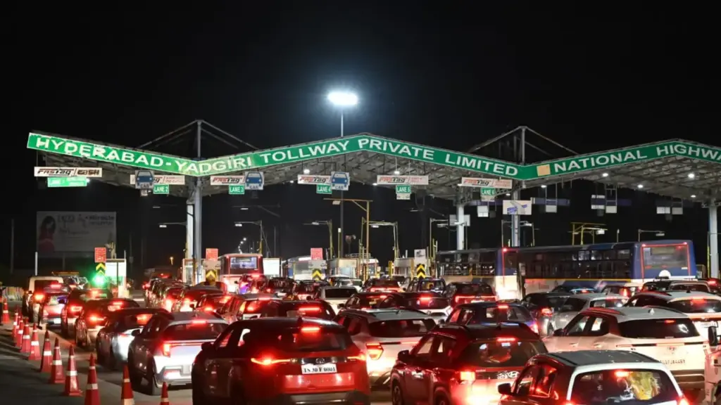 TG: సంక్రాంతికి టోల్ ఫ్రీ హైవేపై తెలంగాణ సర్కార్ కీలక నిర్ణయం
