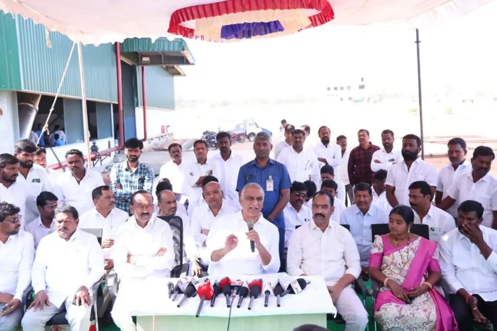 హస్తం గుర్తు.. రైతుల పాలిట మొండి హస్తం