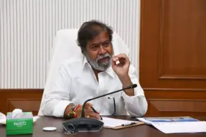 రాష్ట్రవ్యాప్తంగా ‘ఐ కేర్ క్లినిక్స్‌’: మంత్రి