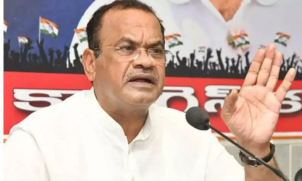 TG: నాకే అవకాశం వుంటే ఆ విద్యా సంస్థలు బంద్ చేస్తా..కోమటిరెడ్డి