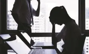 కార్పొరేట్ ప్రపంచం: 40 ఏళ్లకే లే-ఆఫ్ భయంతో ఉద్యోగులు