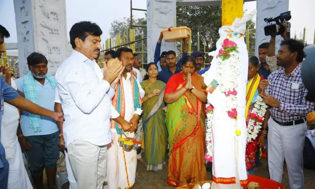 TG: సమ్మక్క, సారలమ్మ ఆలయ పునరుద్ధరణ