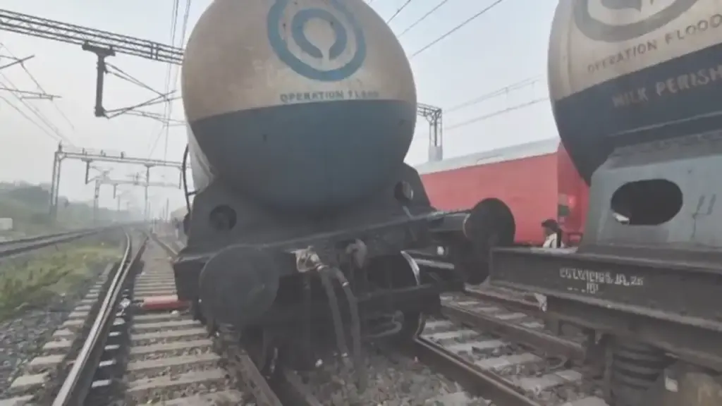 Nellore District: Goods train derails