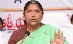 మేడారం ఆలయాన్ని 19న పునఃప్రారంభించనున్న సీఎం