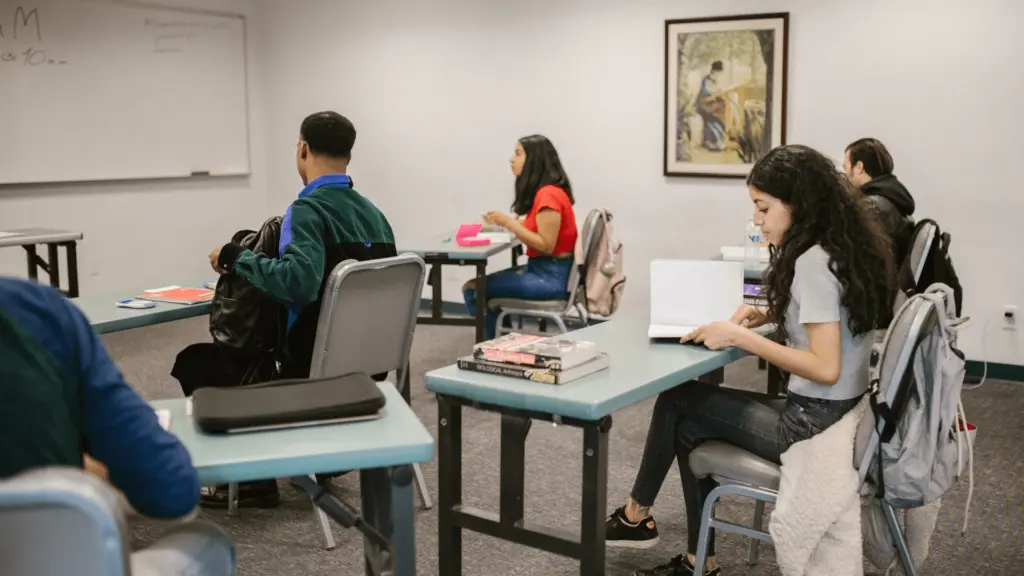 TG: ప్రభుత్వ జూనియర్ కళాశాలల్లో డిజిటల్ క్లాసులు..