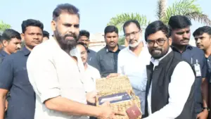 శ్రీ త్రికోటేశ్వర స్వామి వారిని దర్శించుకున్న డిప్యూటీ సీఎం పవన్