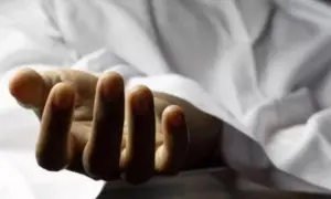 రైల్వే స్టేషన్ సమీపంలో గుర్తు తెలియని వ్యక్తి మృతదేహం లభ్యం