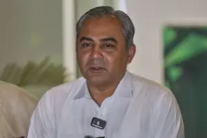 భారతదేశానికి వెళ్లకూడదనే బంగ్లాదేశ్ నిర్ణయానికి పాక్ మద్దతు