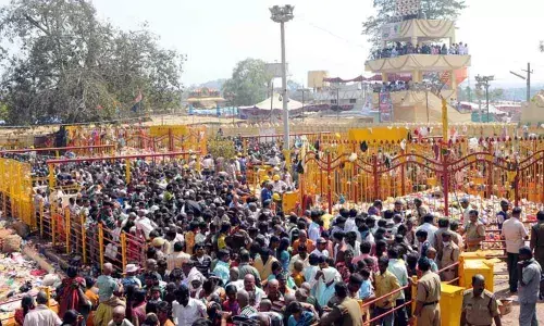 Telangana: మేడారం జాతరకు వచ్చే భక్తులకు టోల్ మినహాయింపు?