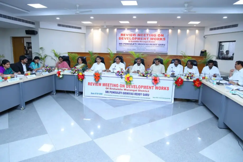 Warangal: జిల్లా పరిధి లో వివిధ అభివృద్ధి కార్యక్రమాల సమీక్ష