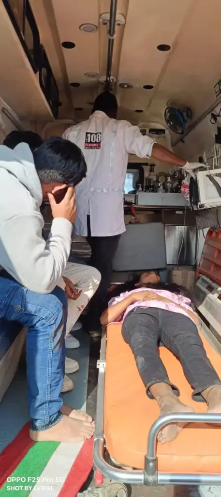 Sangareddy District: In Manur mandal.. several people were injured after a car overturned….