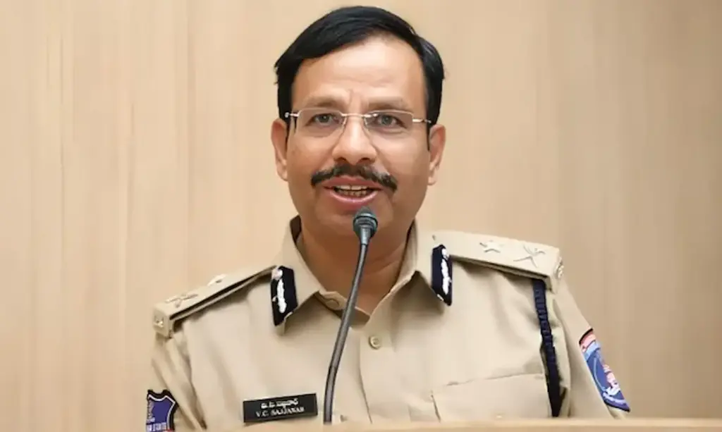 నాంపల్లి అగ్నిప్రమాదం.. నుమాయిష్ పర్యటనను వాయిదా వేసుకోవాలన్న సజ్జనార్