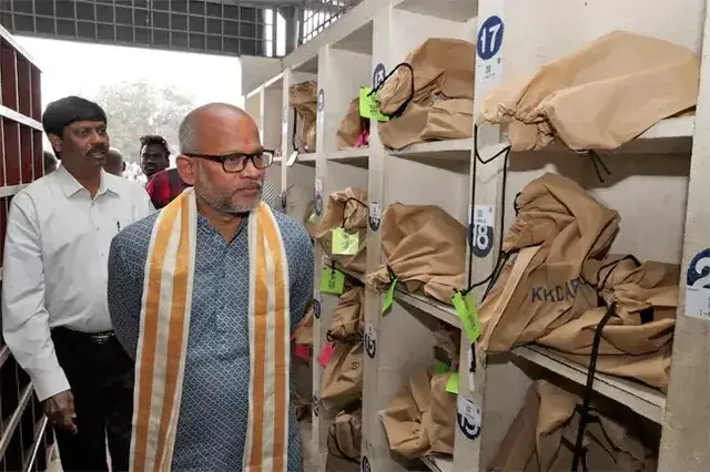 Tirumala: లగేజీ తరహాలో పాదరక్షల కౌంటర్లు