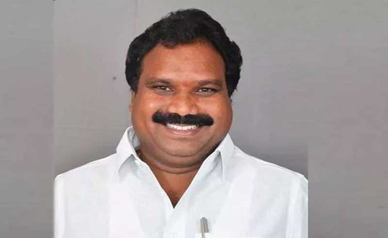 Aroori Ramesh : బిజెపి కి షాక్ ! బిఆర్ఎస్ లోకి మాజీ ఎమ్మెల్యే