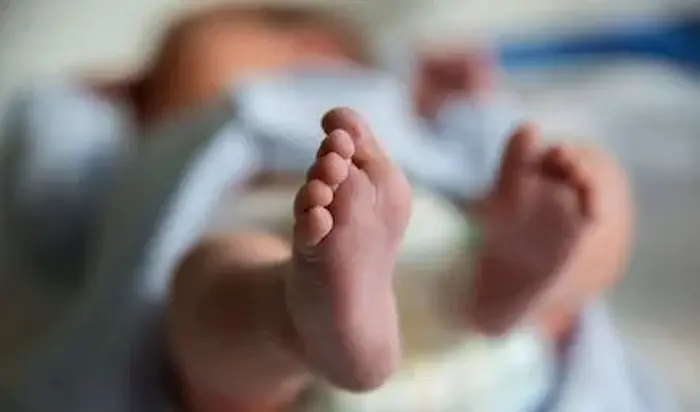 Anakapalli: పసికందును వదిలేసిన తల్లి.. చలి కి తట్టుకోలేక మృతి