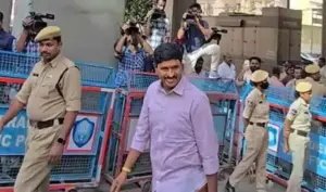 సిట్ విచారణకు హాజరైన సంతోష్ రావు