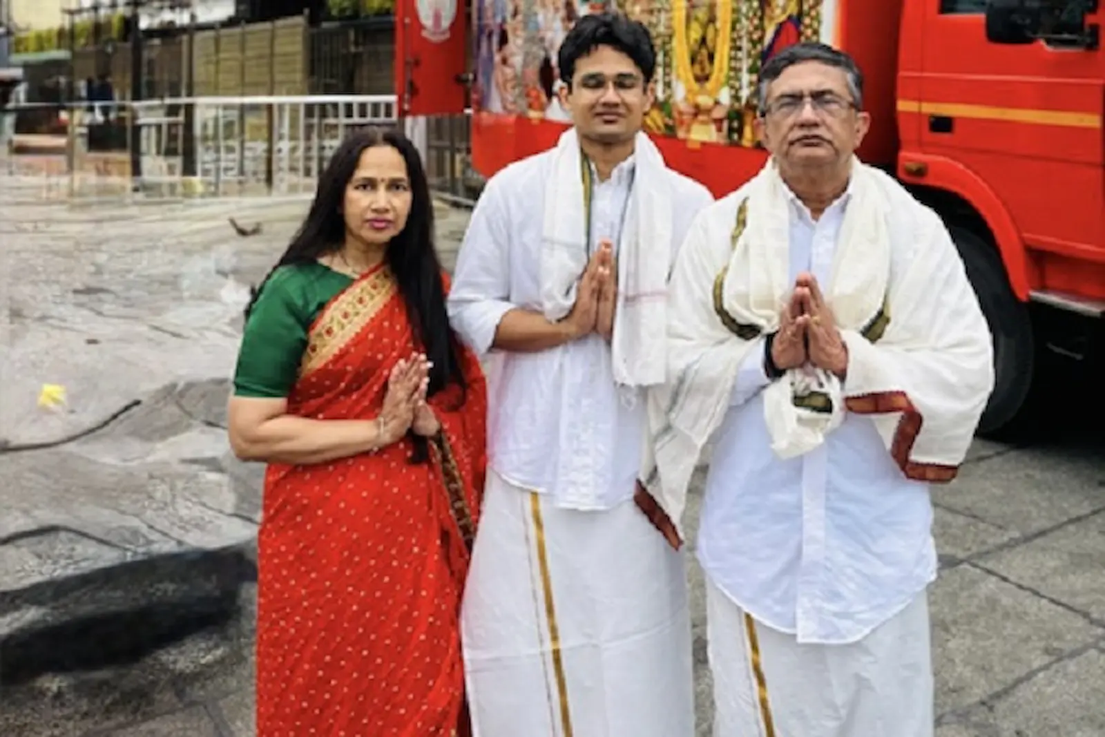 శ్రీవారిని దర్శించుకున్న నేషనల్ స్టాక్ ఎక్స్చేంజ్ సీఈవో