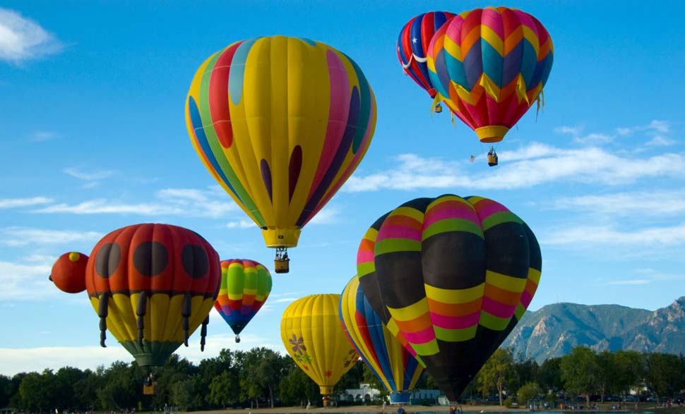 Telangana tourism events : హాట్ ఎయిర్ బెలూన్ ఫెస్ట్ స్టార్ట్! హైదరాబాద్‌లో రైడ్ ధర ఎంత?