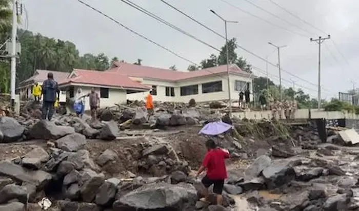 ఆకస్మిక వరదలు..14మంది మృతి..4 గల్లంతు