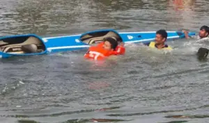 కోనసీమ కలెక్టర్‌ మహేశ్ కుమార్‌కు తప్పిన ప్రమాదం