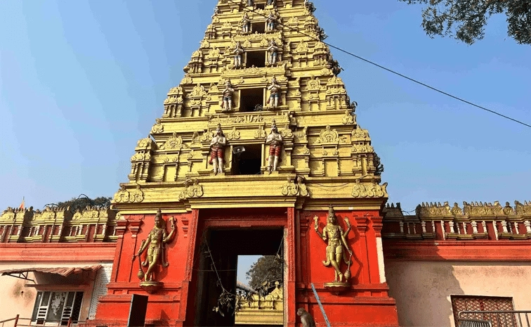 large number of devotees flocked to visit Kondagattu.