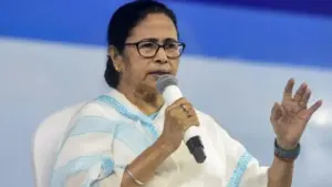 ఈడీ దాడులు, వ్యూహాల దొంగతనం ఆరోపణలు, మమతా బెనర్జీ వర్సెస్ కేంద్రం