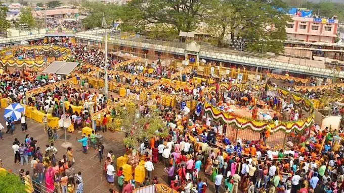 మేడారం జాతరలో వాట్సాప్ సర్వీసులు