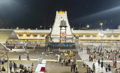crowd of devotees in Tirumala is moderate