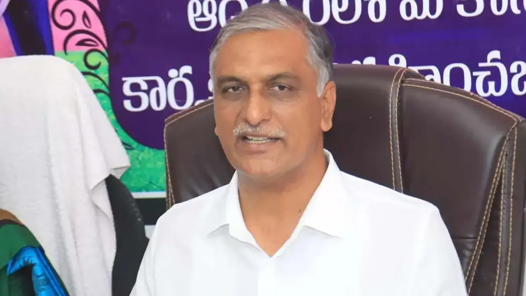 TG: హరీశ్ రావును విచారిస్తున్న పోలీసులు.. స్టేషన్ ఎదుట ఉద్రిక్తత