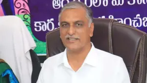 హరీశ్ రావును విచారిస్తున్న పోలీసులు.. స్టేషన్ ఎదుట ఉద్రిక్తత