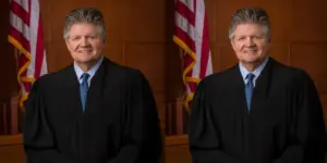 శరణార్థులను అదుపులోకి తీసుకోకుండా ట్రంప్ ను అడ్డుకున్న న్యాయమూర్తి