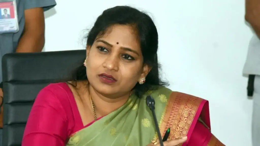 AP: JC Prabhakar Reddy unhappy with Home Minister Anitha