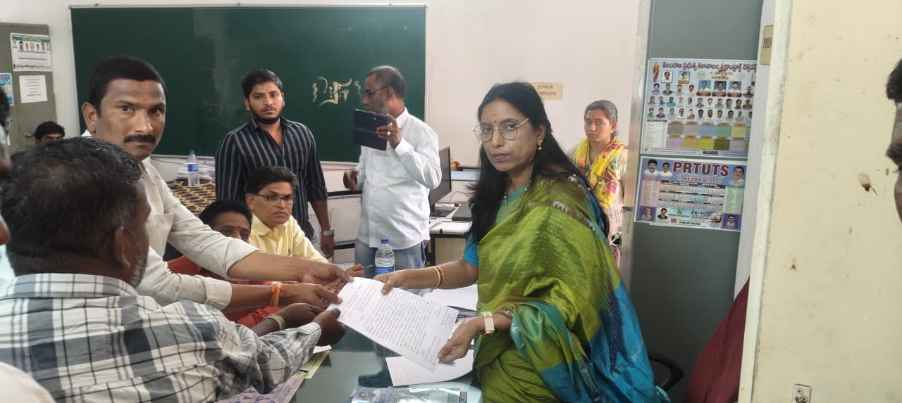 కళాశాలలో ప్రిన్సిపల్‌పై ఫిర్యాదు  జిల్లా అధికారి విచారణ  అల్లాదుర్గం