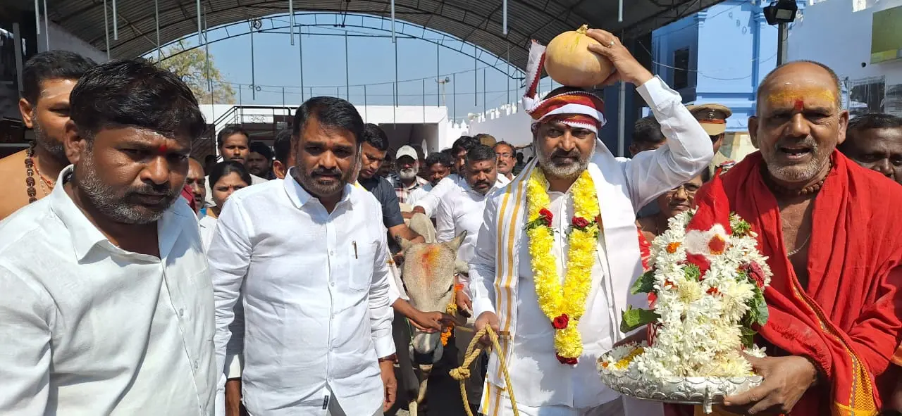 బండి సంజయ్ వీరభద్రస్వామి దర్శనం