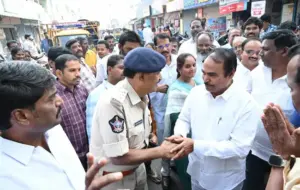 ప్రజల సౌకర్యార్థం డివైడర్ తొలగింపు: ఎమ్మెల్యే ఆరణి