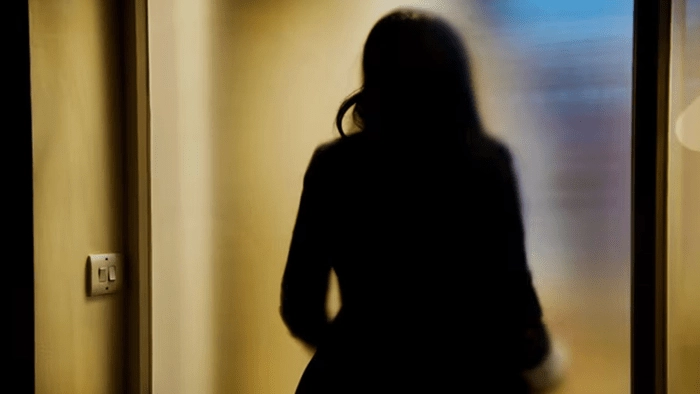 Hyderabad Crime: నీలి చిత్రాల్లో నటిస్తే రూ.10 లక్షలంటూ ఆఫర్.. ఆ పై మోసం