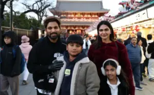 టోక్యోలో అల్లు అర్జున్ కుటుంబంతో దర్శనం, ఫోటోలు వైరల్!