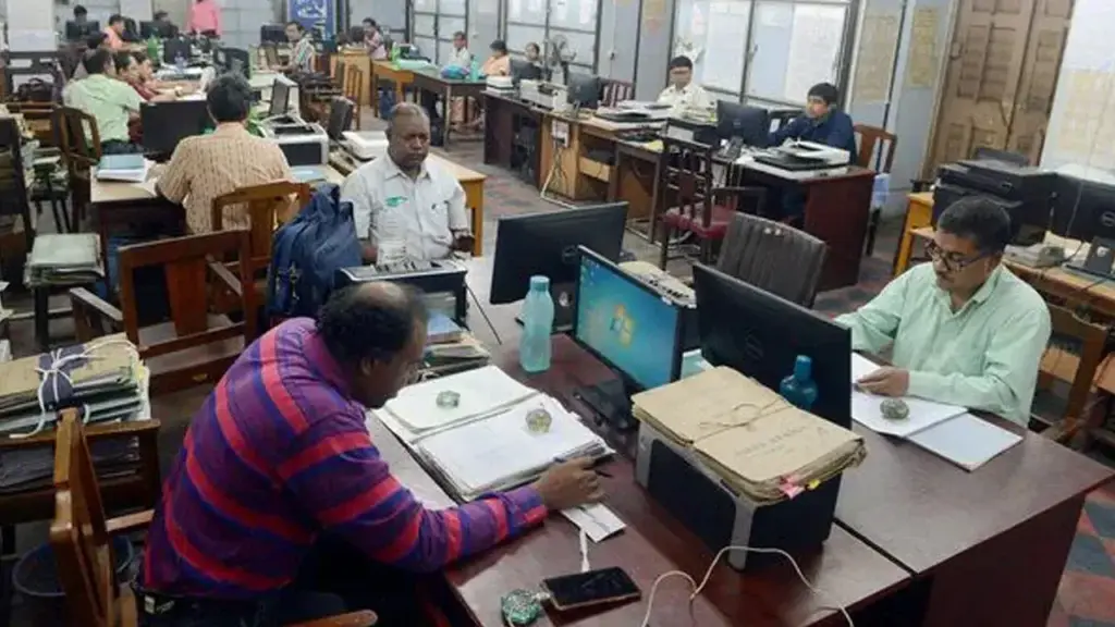 AP: ఆ ఉద్యోగులు సంక్రాంతి రోజుల్లో కూడా పని చేయాల్సిందే..!