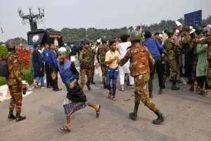 బంగ్లాదేశ్‌లో మరో హిందూ యువకుడిపై అల్లరి మూకలు దాడి