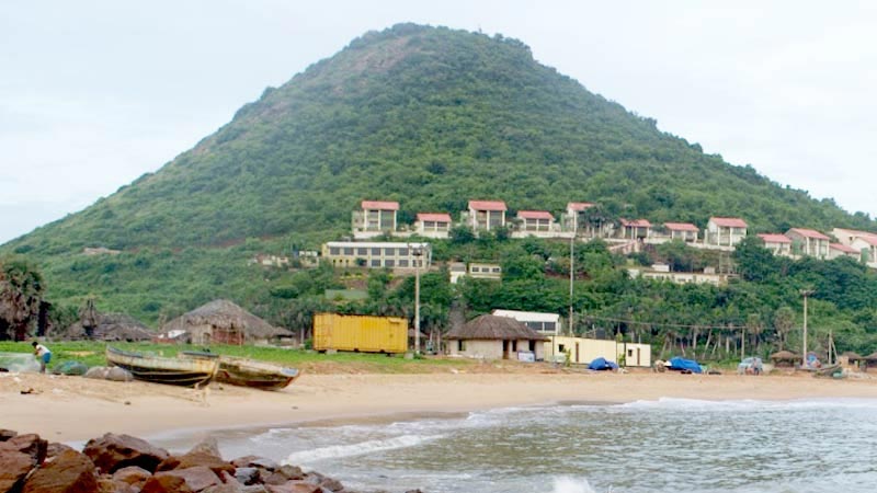 Vizag Beach : కాలుష్య కోరల్లో విశాఖ తీరం