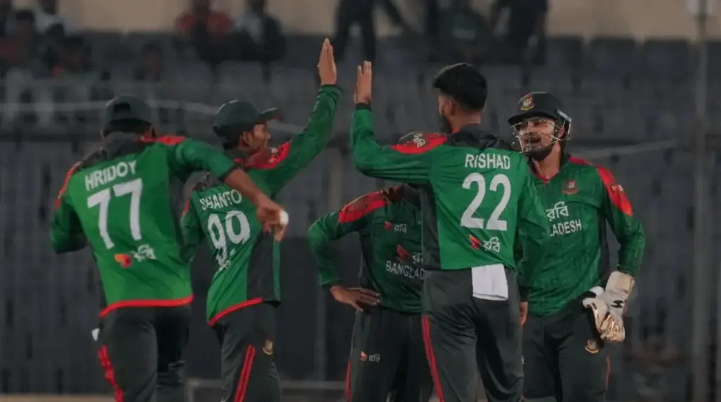 Bangladesh: బోర్డు డైరెక్టర్ వ్యాఖ్యలపై ప్లేయర్ల తిరుగుబాటు