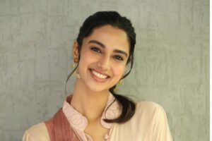 సంక్రాంతి లక్కీ బ్యూటీ మీనాక్షి.. వరుస హిట్ల వెనుక సీక్రెట్!